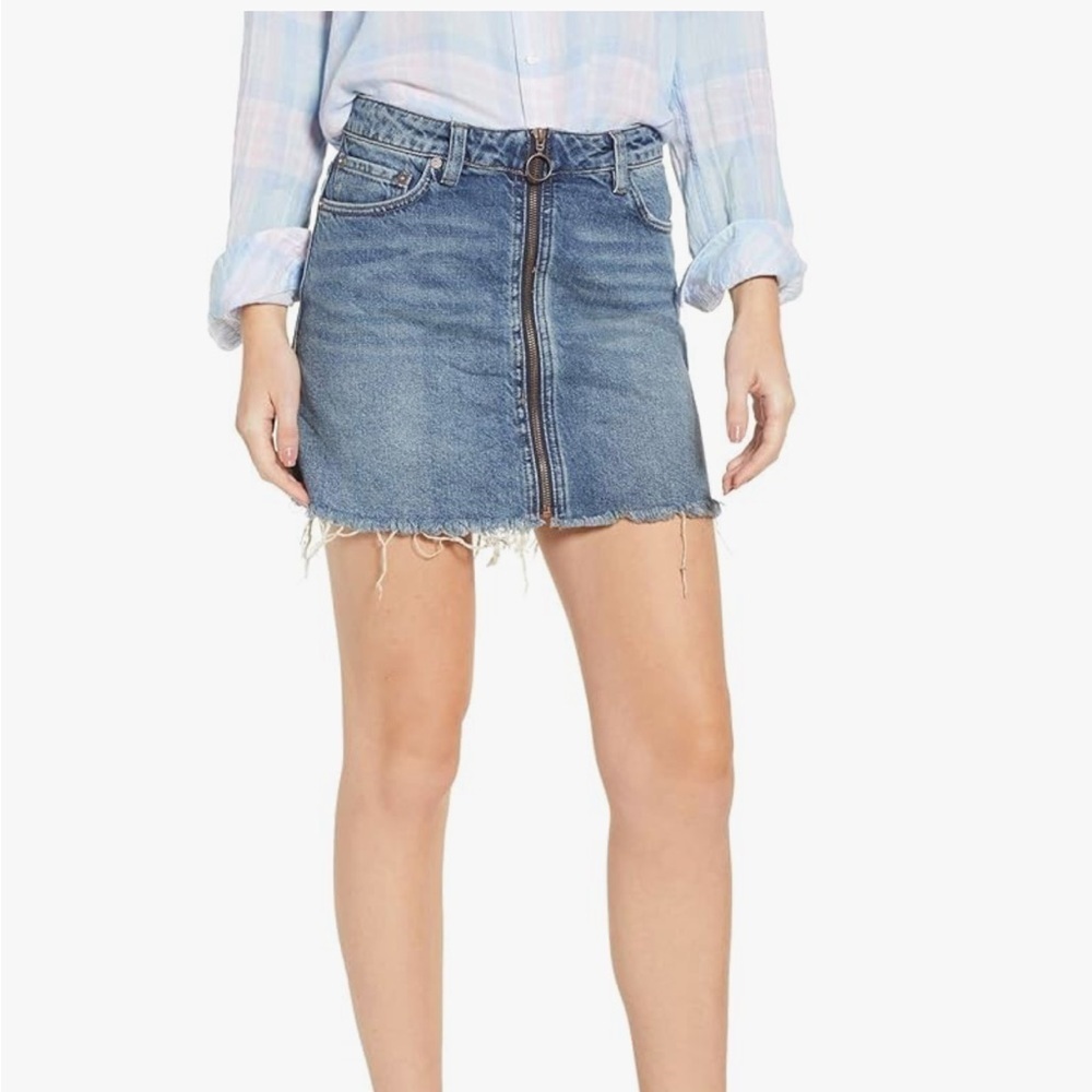 We The Free Blue Frayed Zip It Up Mini Denim Skirt